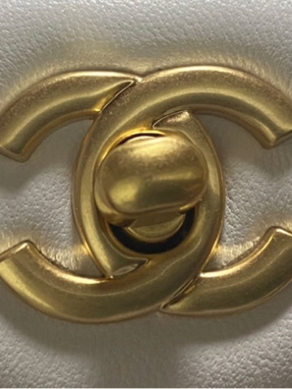 CHANEL White Quilted Lambskin Crossbody with Gold Hardware - Picture 6 of 8